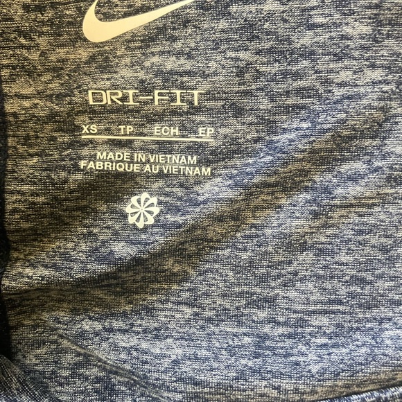 XS Nike Workout Tank Top - Picture 4 of 4